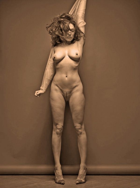 kelly rowland bust