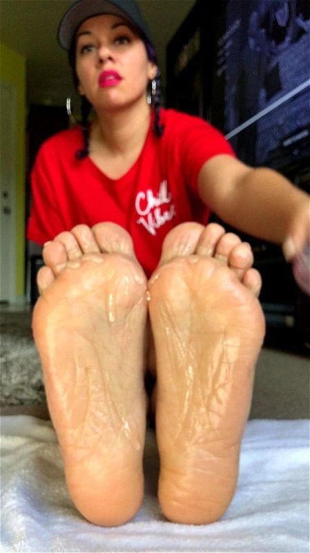 booty and feet pretty