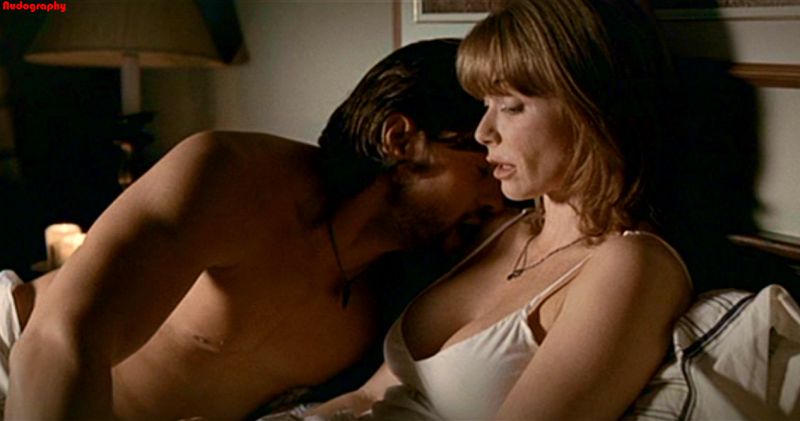 lauren holly bathing