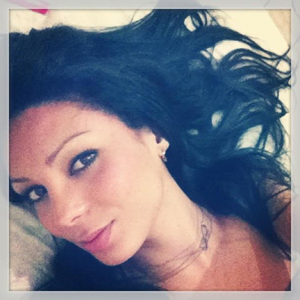 shemale fucks her own ass