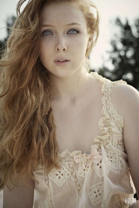 dark red hair