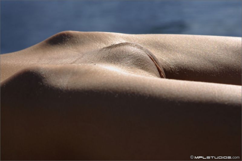 flashing pussy at beach