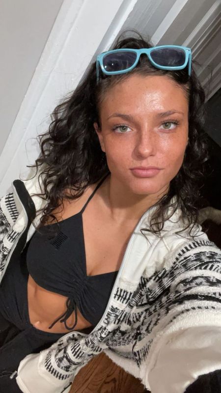 jade chynoweth blue top