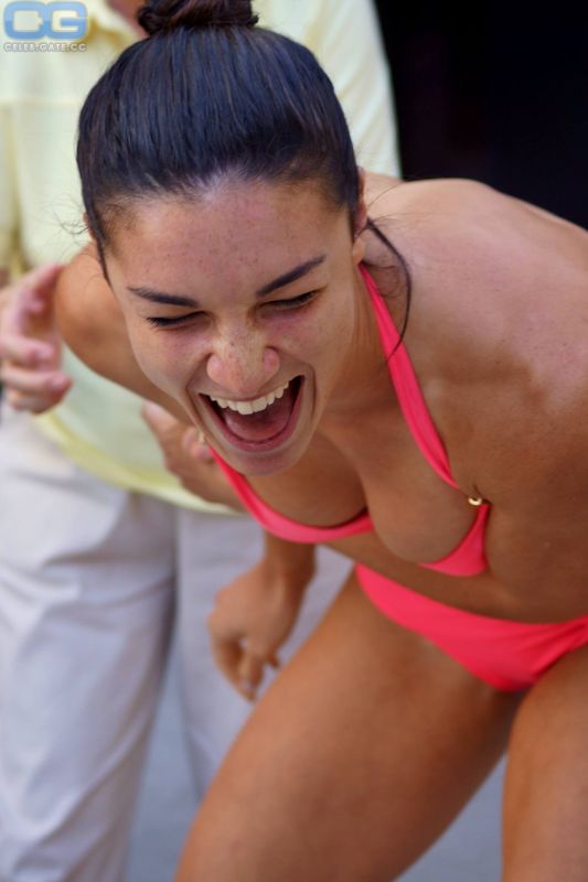michelle jenneke in swimsuit