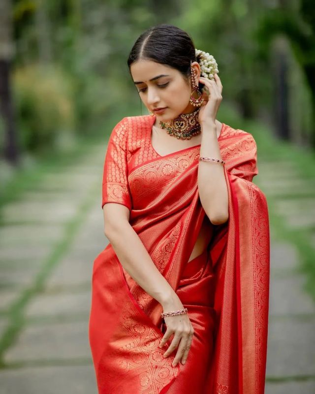 saree women