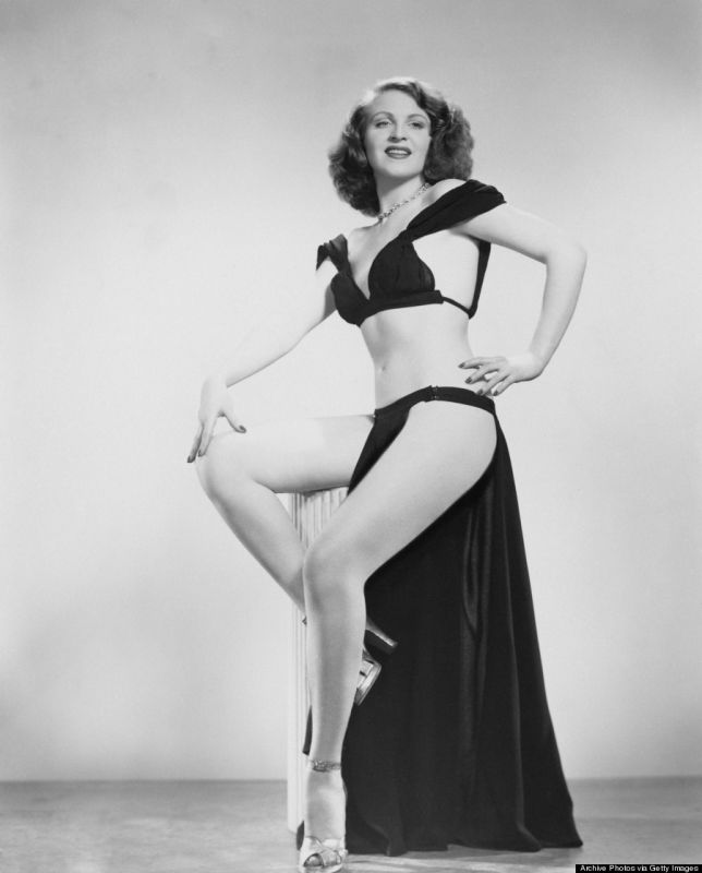 blue burlesque dancers