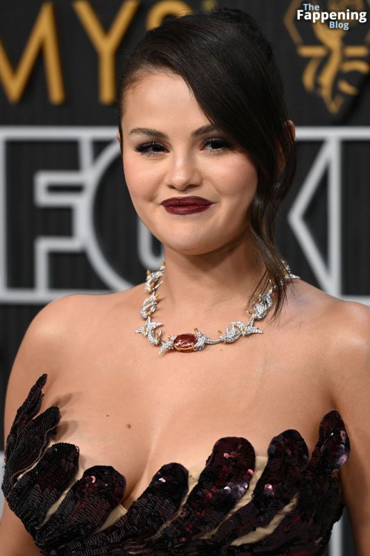 selena gomez leaked photos