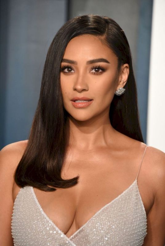 shay mitchell