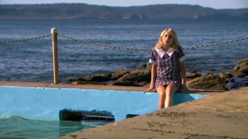 chris and indi kiss home and away