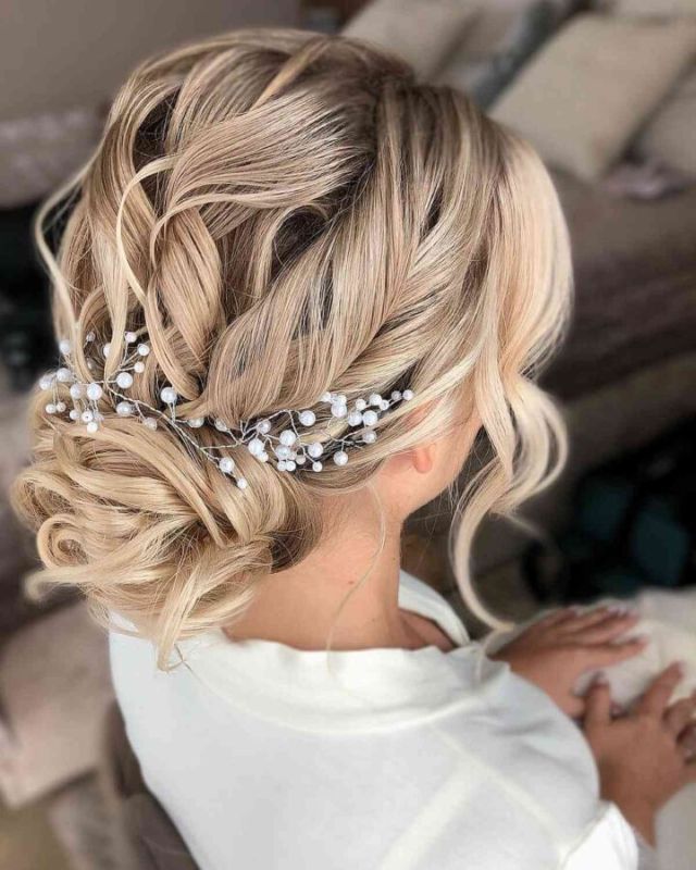 updo with curls