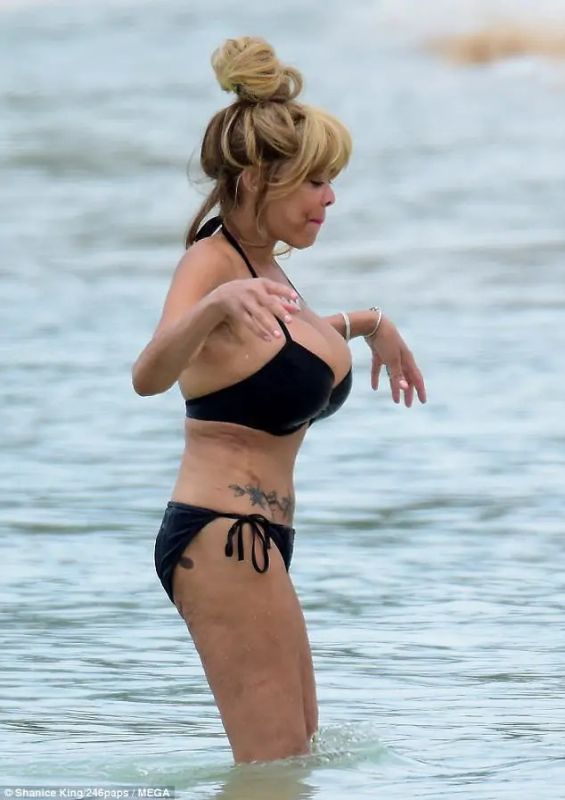 wendy williams legs host